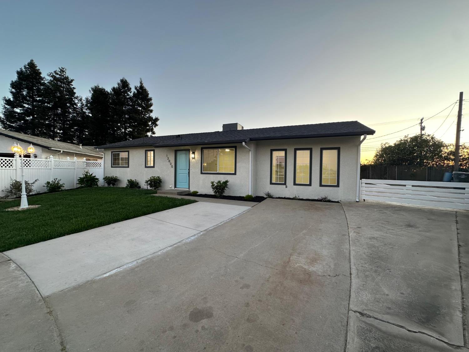 13000 Lorenzo Ct, Hickman, CA 95323