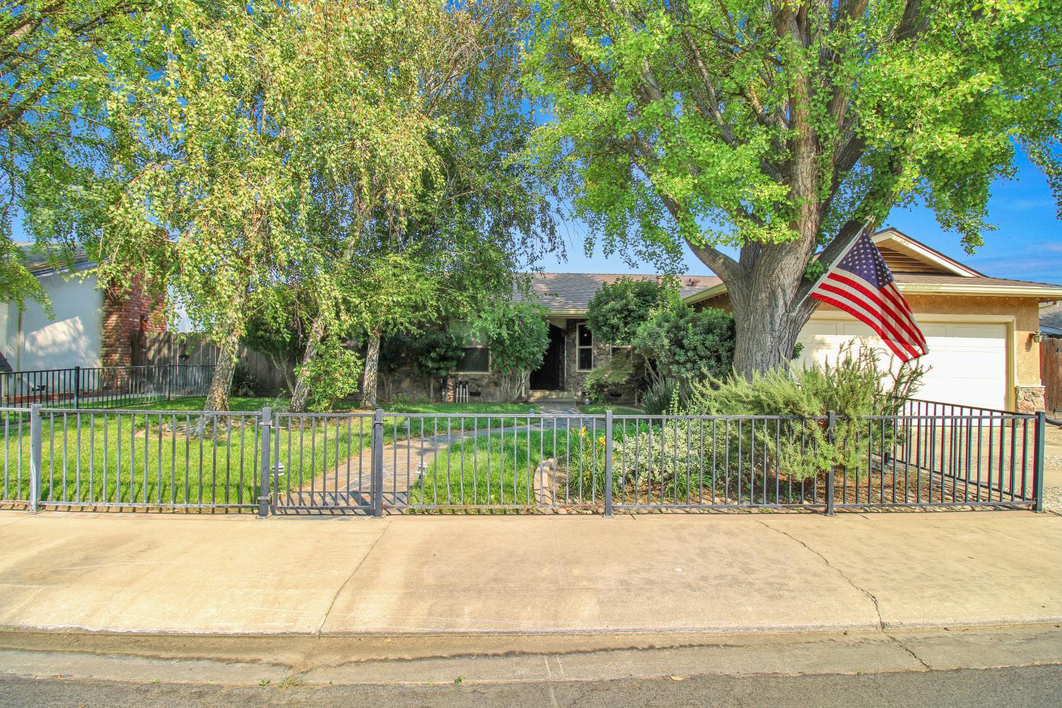 1710 Silkwood Dr, Modesto, CA 95350