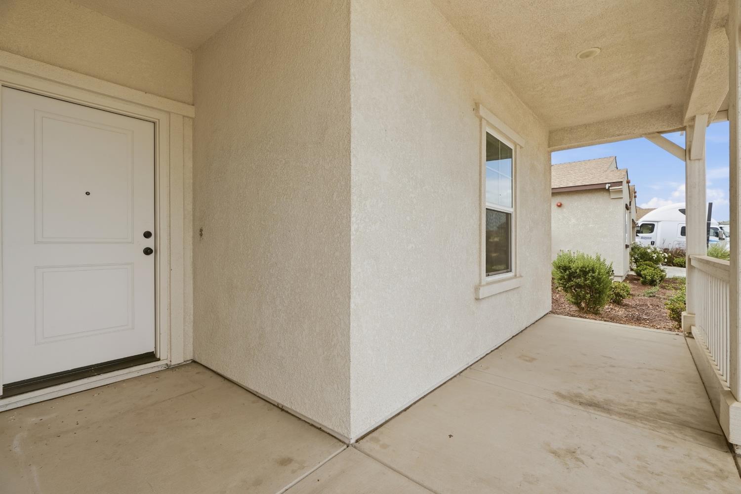 922 Northwich Ln, Patterson, CA 95363