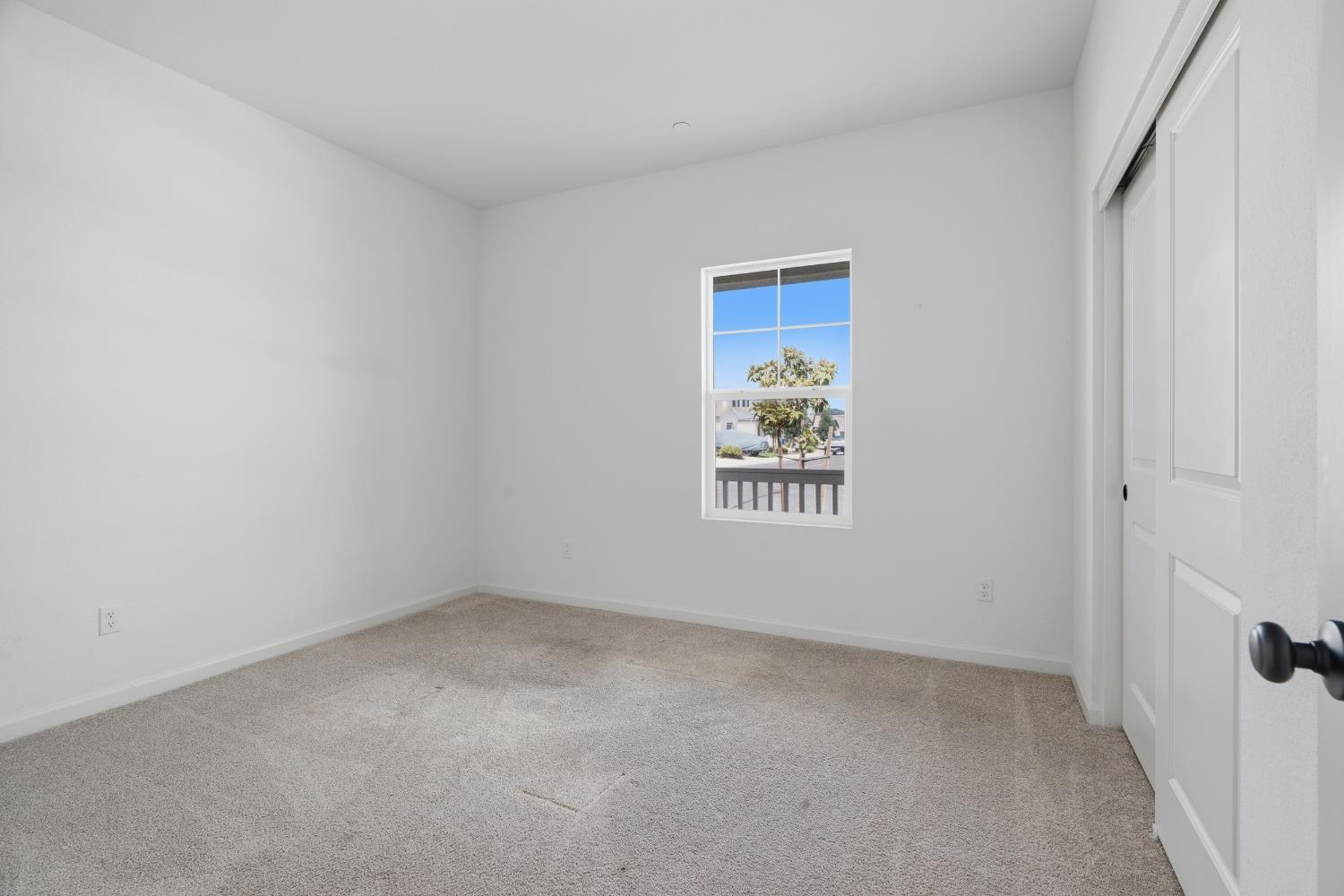 922 Northwich Ln, Patterson, CA 95363
