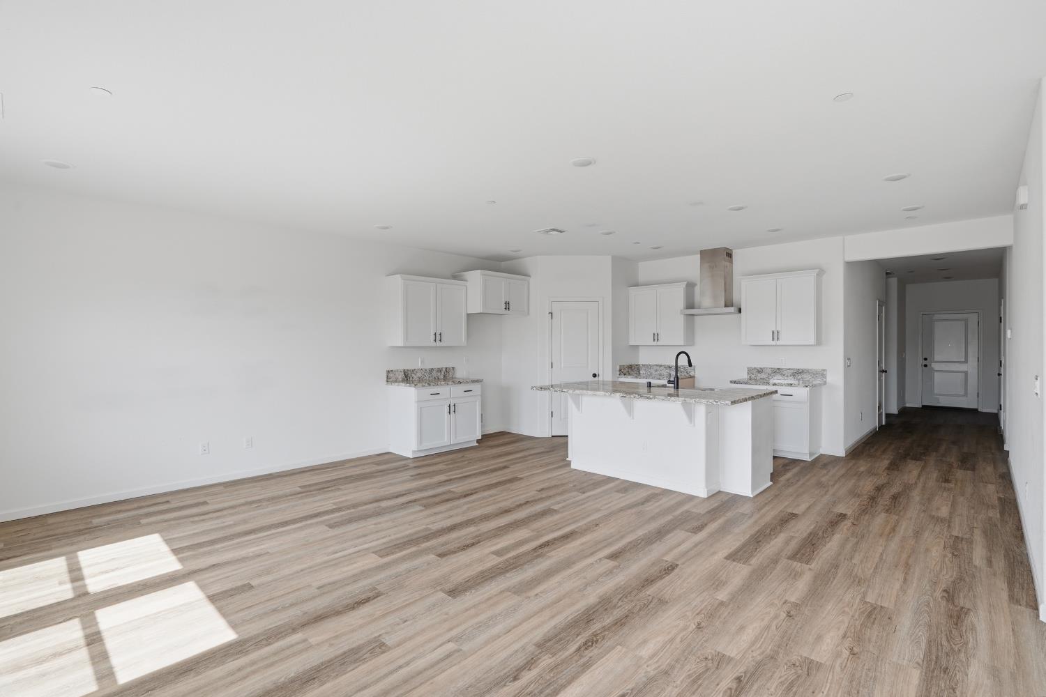 922 Northwich Ln, Patterson, CA 95363