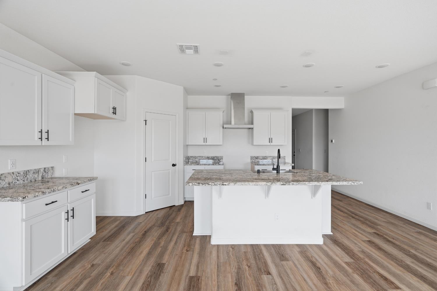 922 Northwich Ln, Patterson, CA 95363