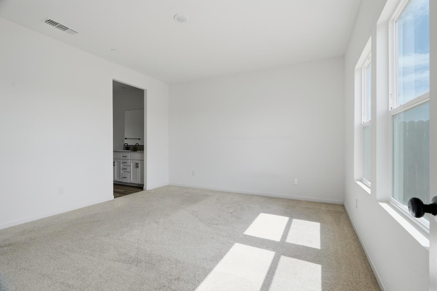 922 Northwich Ln, Patterson, CA 95363