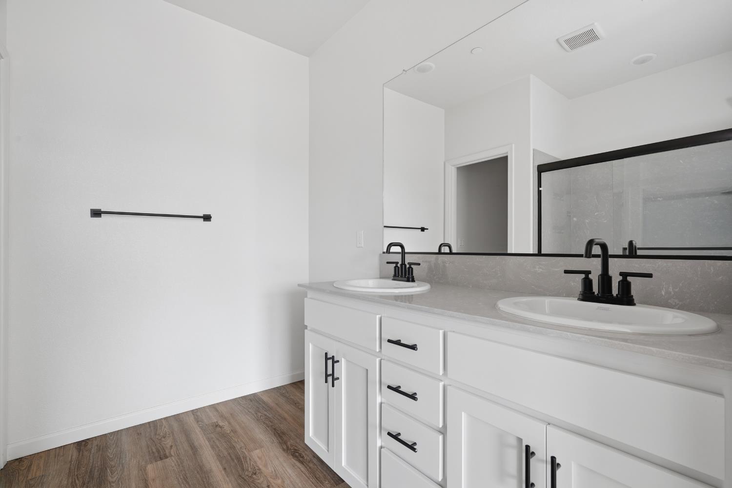 922 Northwich Ln, Patterson, CA 95363