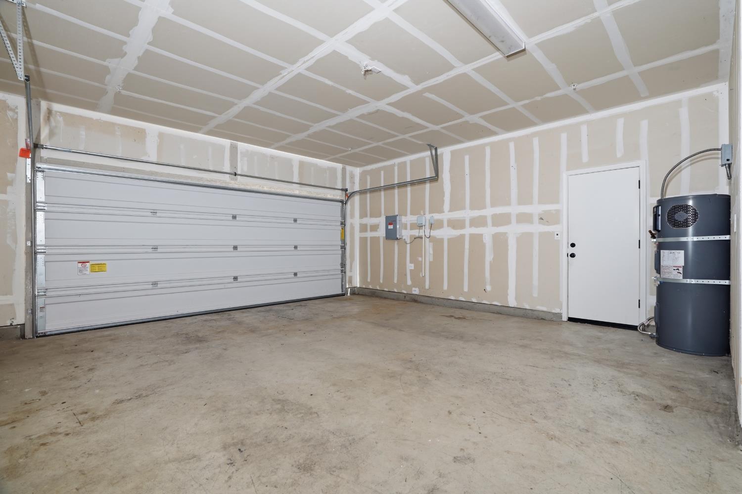 922 Northwich Ln, Patterson, CA 95363