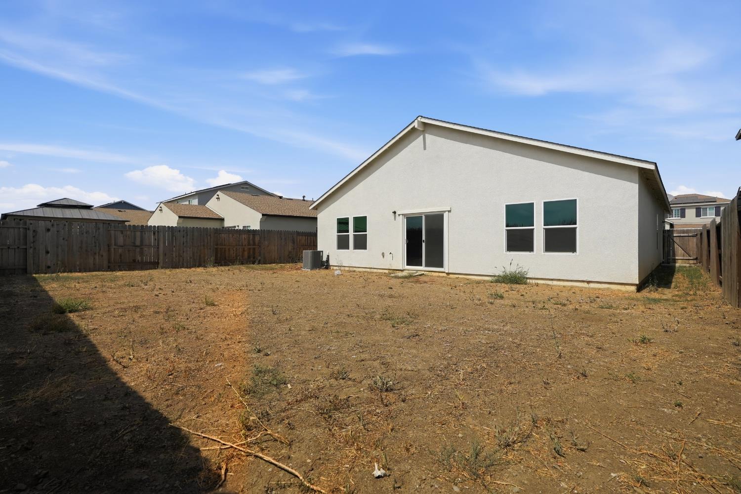 922 Northwich Ln, Patterson, CA 95363