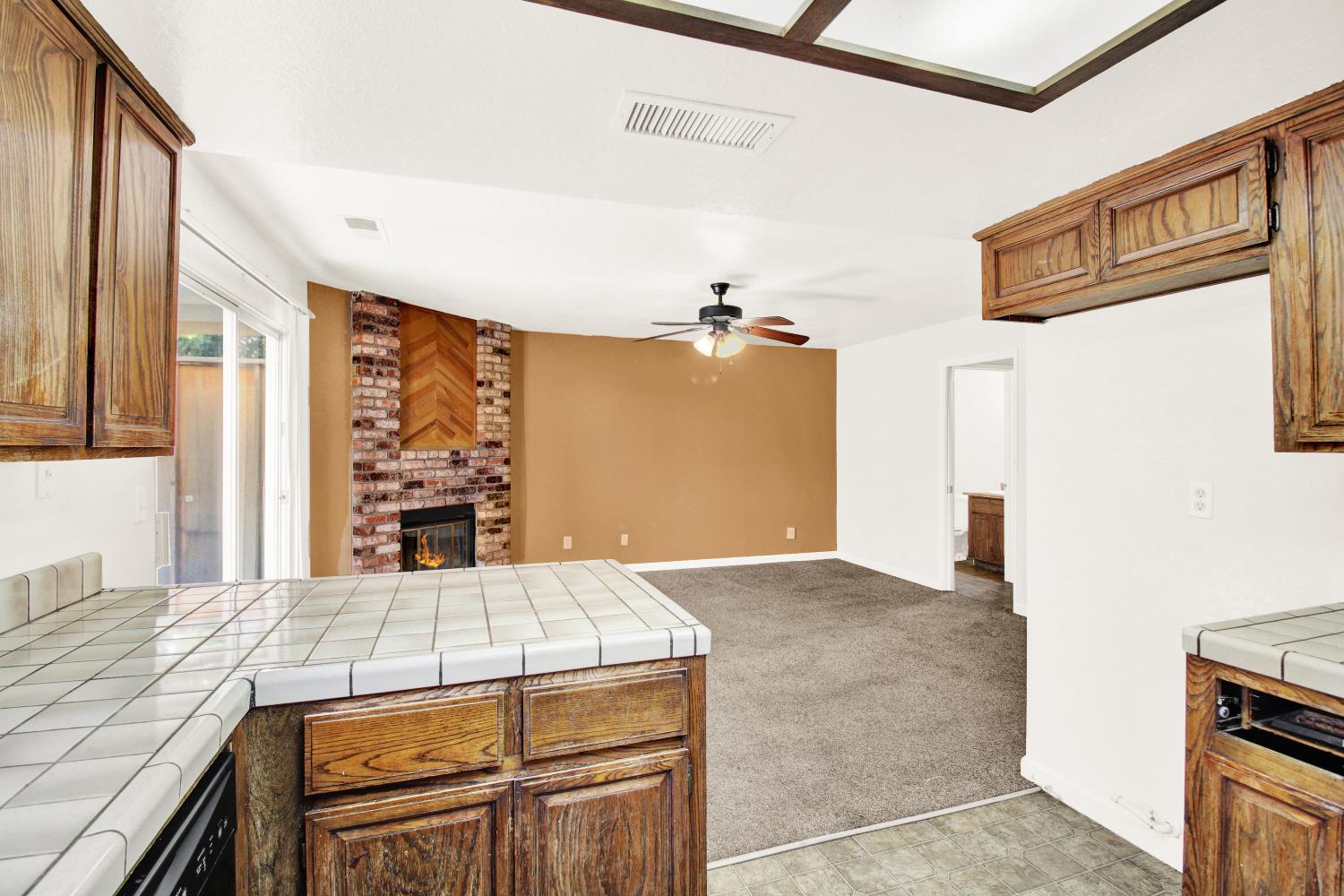 2828 Villarreal Way, Modesto, CA 95354