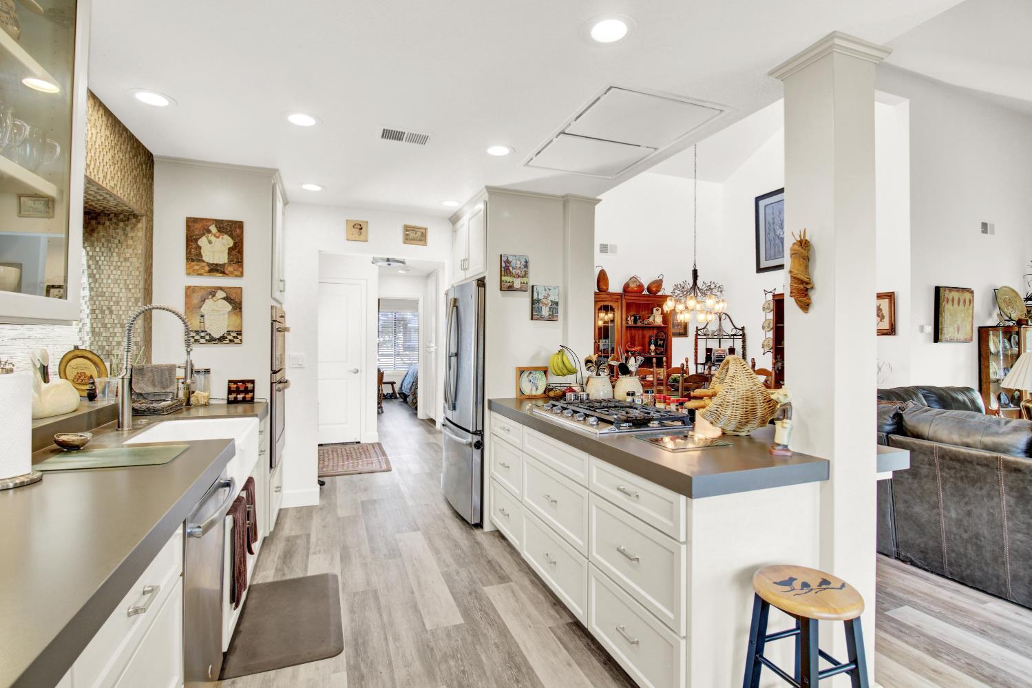 762 E Milgeo Ave, Ripon, CA 95366