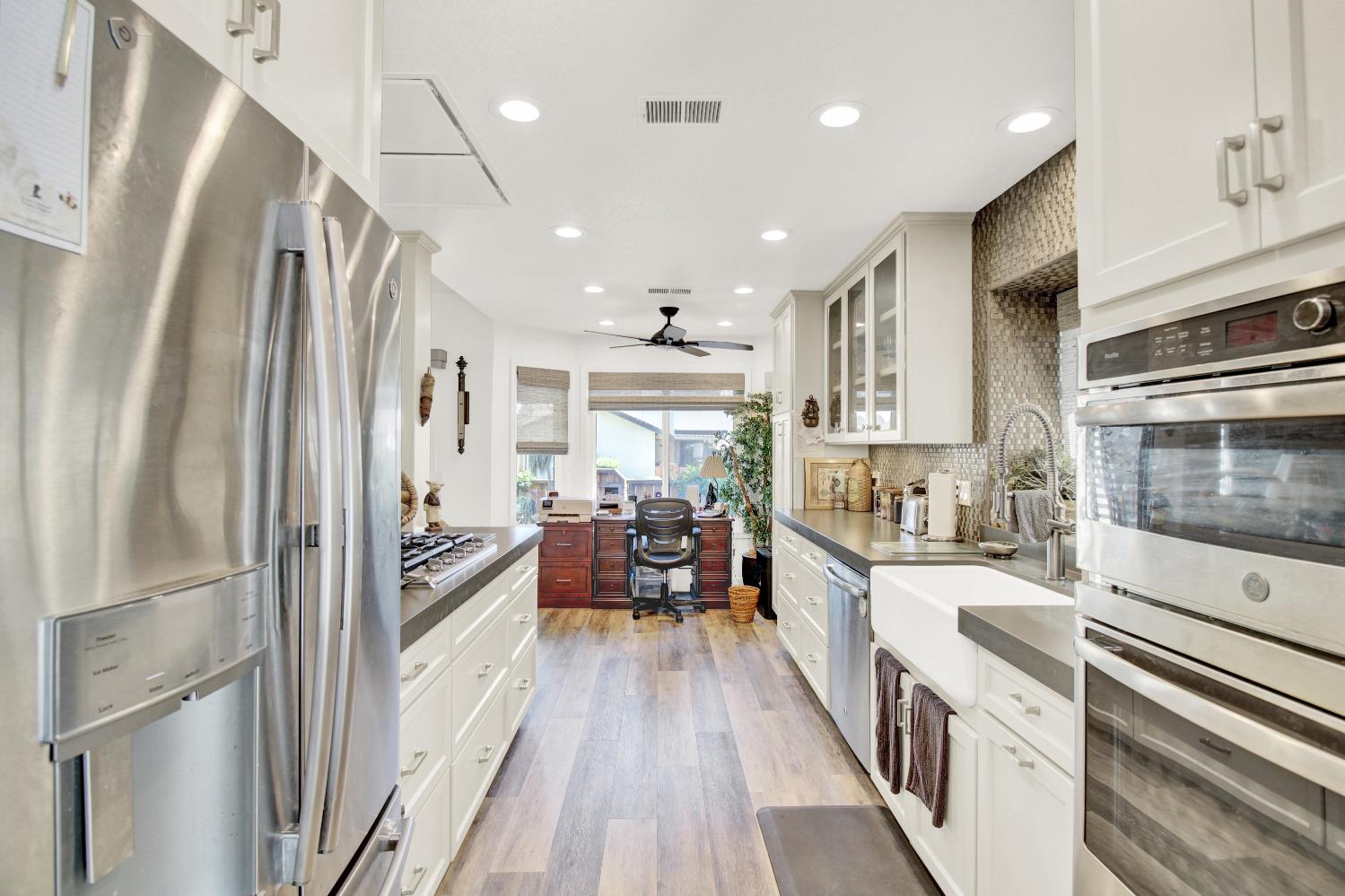 762 E Milgeo Ave, Ripon, CA 95366