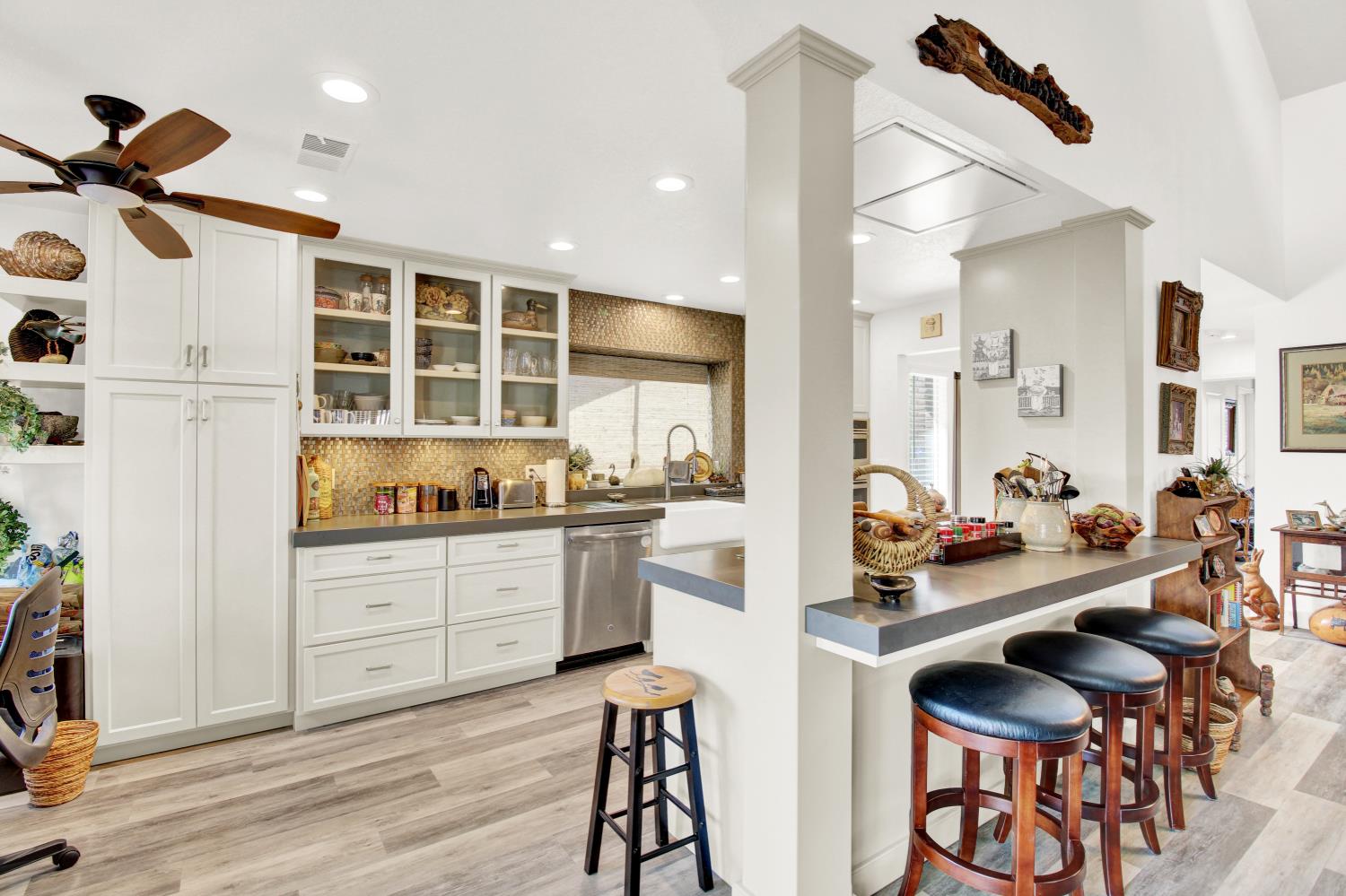 762 E Milgeo Ave, Ripon, CA 95366