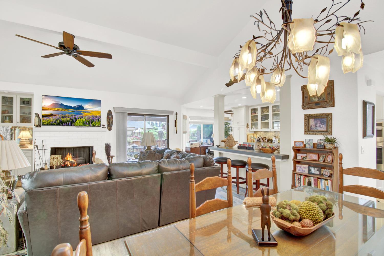 762 E Milgeo Ave, Ripon, CA 95366