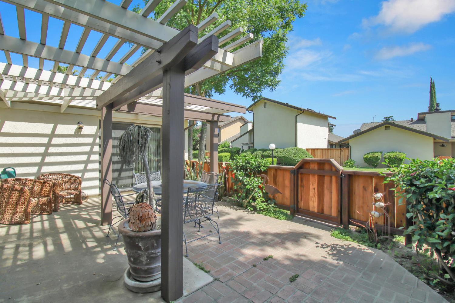 762 E Milgeo Ave, Ripon, CA 95366
