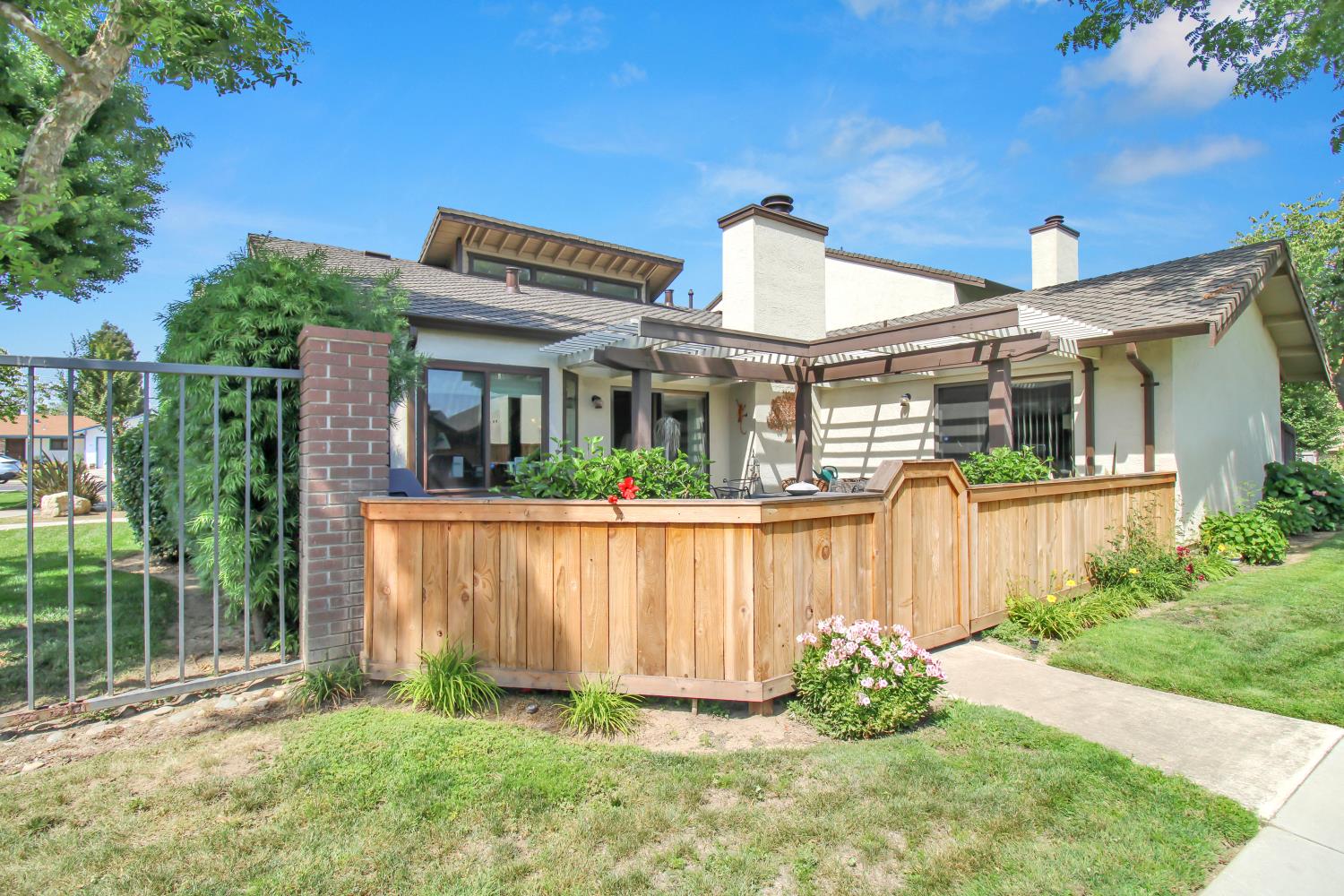 762 E Milgeo Ave, Ripon, CA 95366