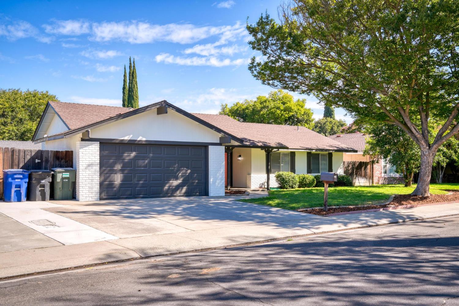 2801 Sapphire Dr, Modesto, CA 95355