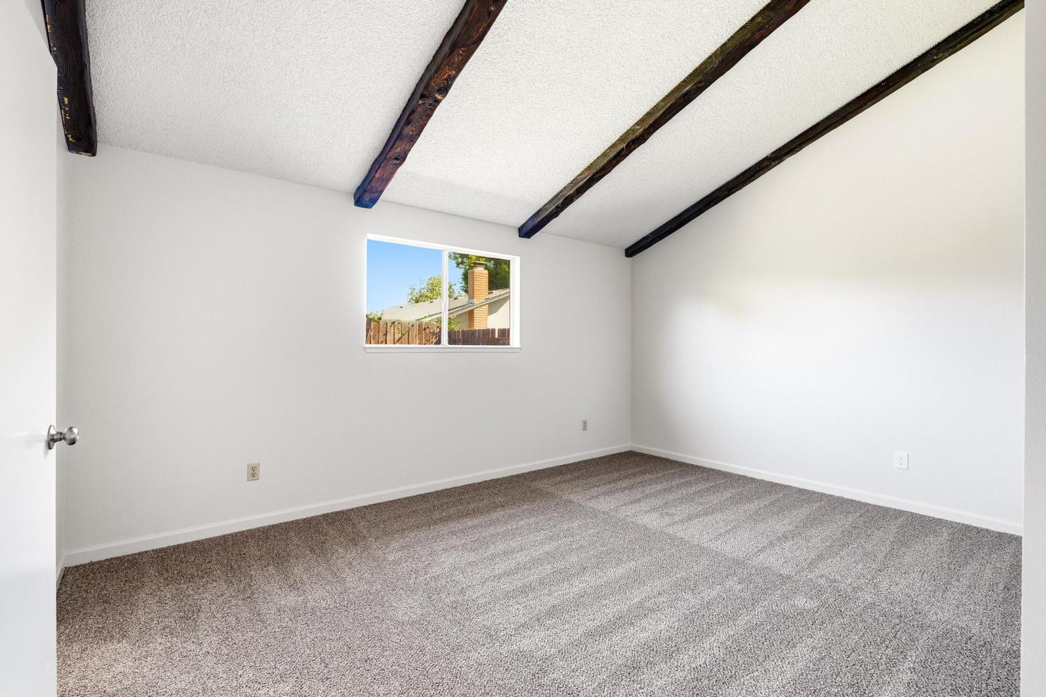 2801 Sapphire Dr, Modesto, CA 95355