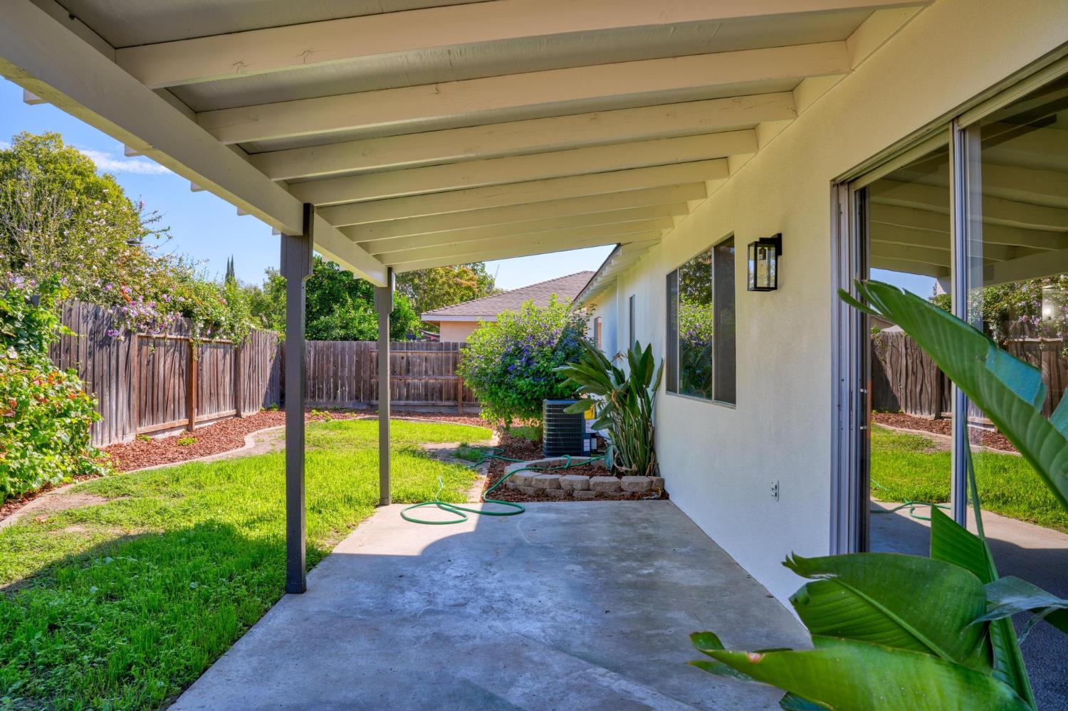 2801 Sapphire Dr, Modesto, CA 95355