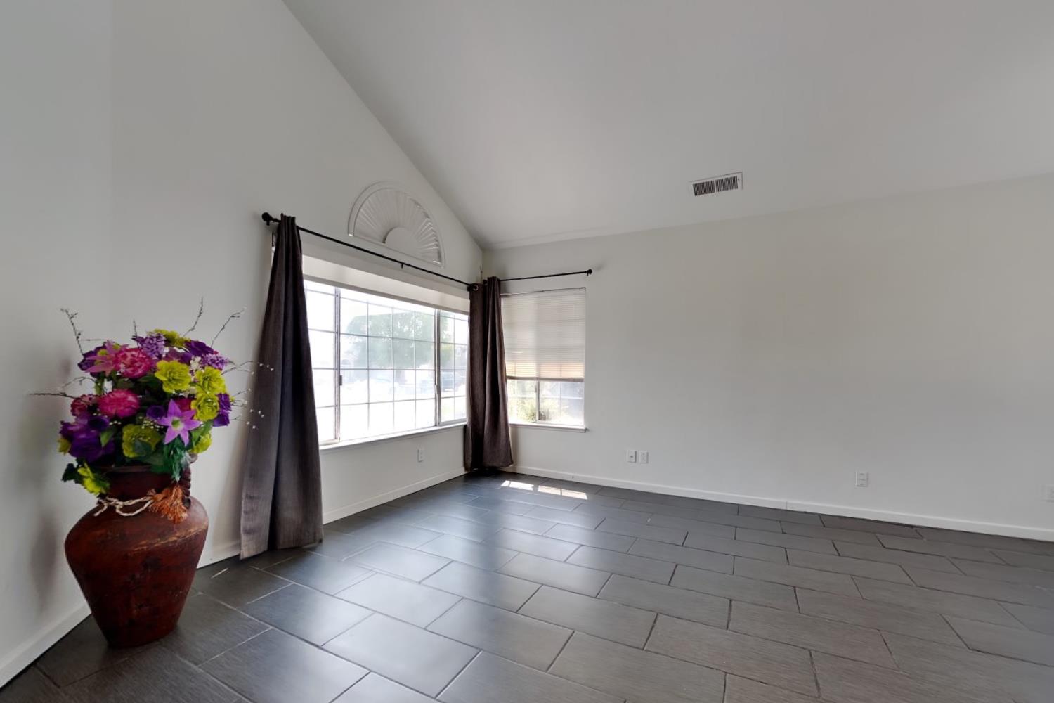 1219 Mohr Cir, Manteca, CA 95337