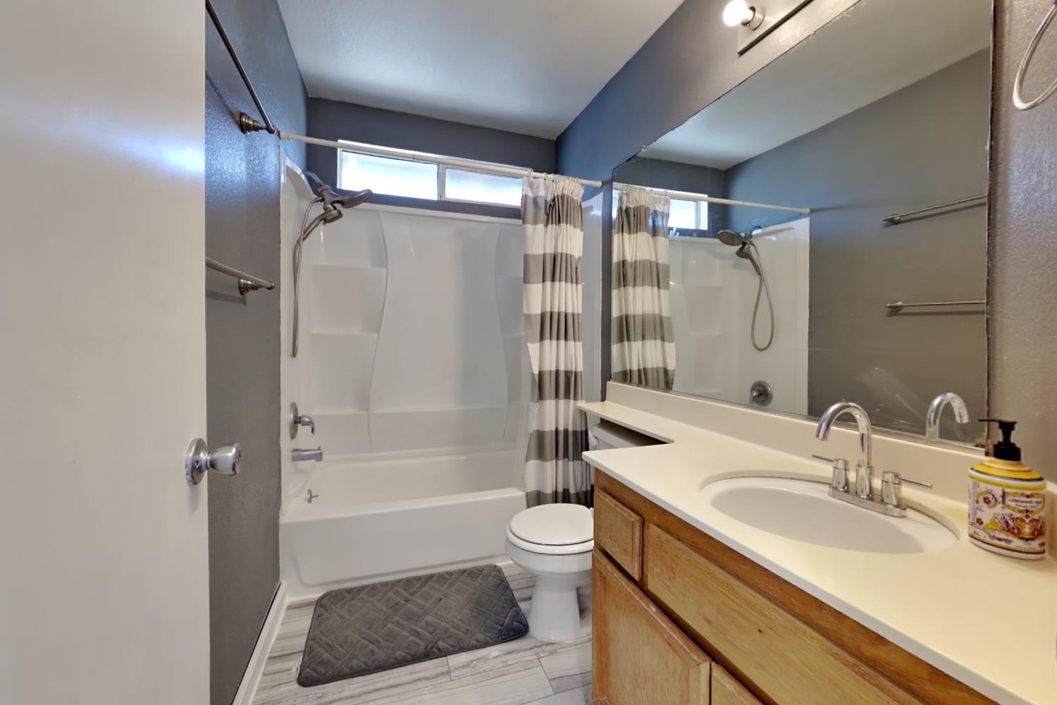 1219 Mohr Cir, Manteca, CA 95337
