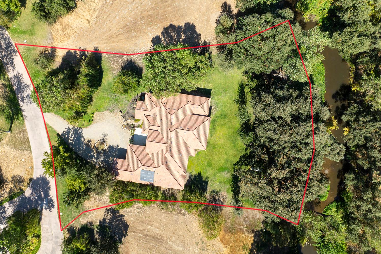 1316 Trails Way, Modesto, CA 95357