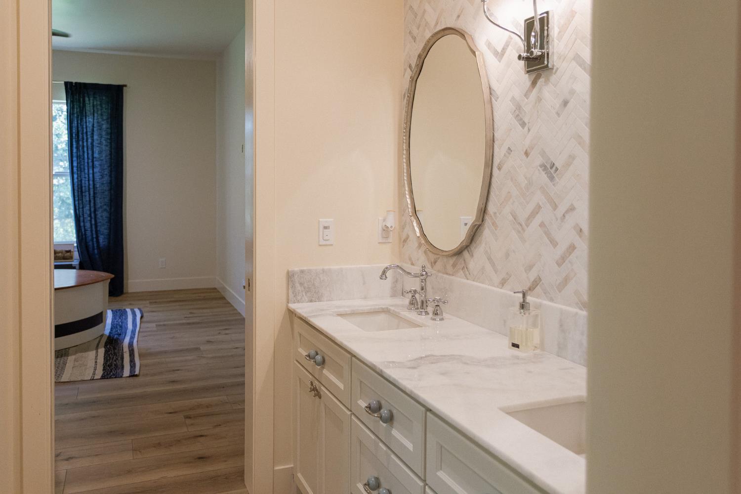 1316 Trails Way, Modesto, CA 95357