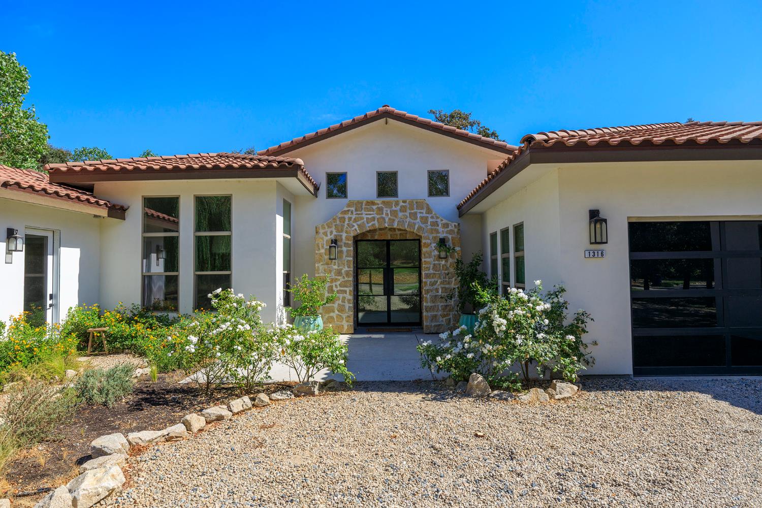 1316 Trails Way, Modesto, CA 95357