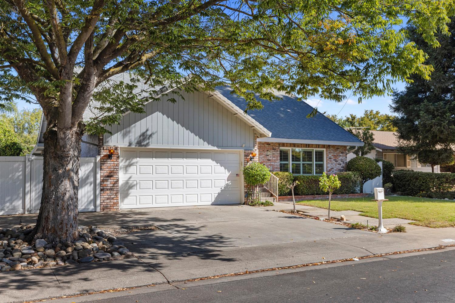 1625 Fernandes St, Modesto, CA 95355