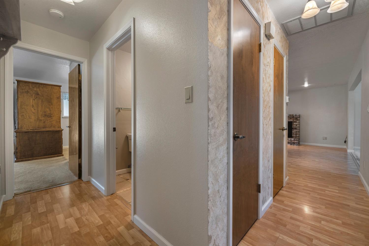 1625 Fernandes St, Modesto, CA 95355