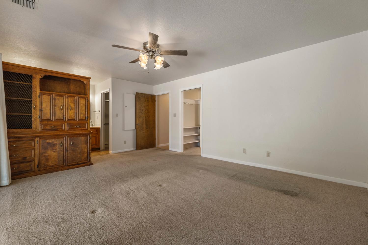 1625 Fernandes St, Modesto, CA 95355