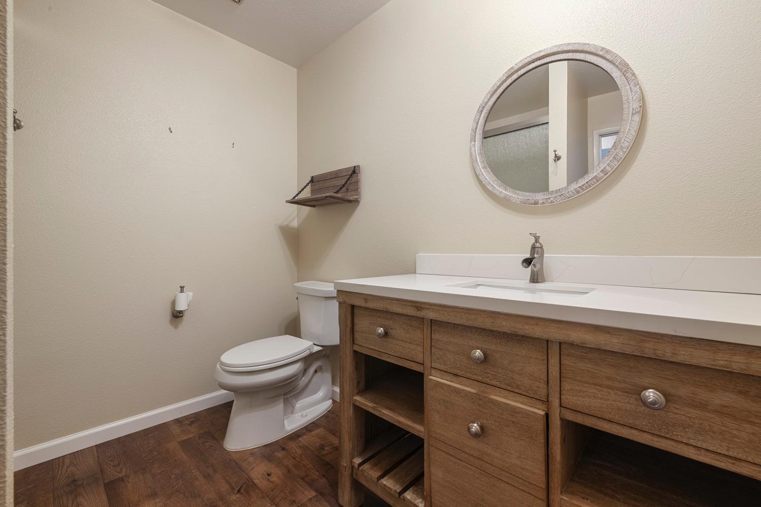1625 Fernandes St, Modesto, CA 95355