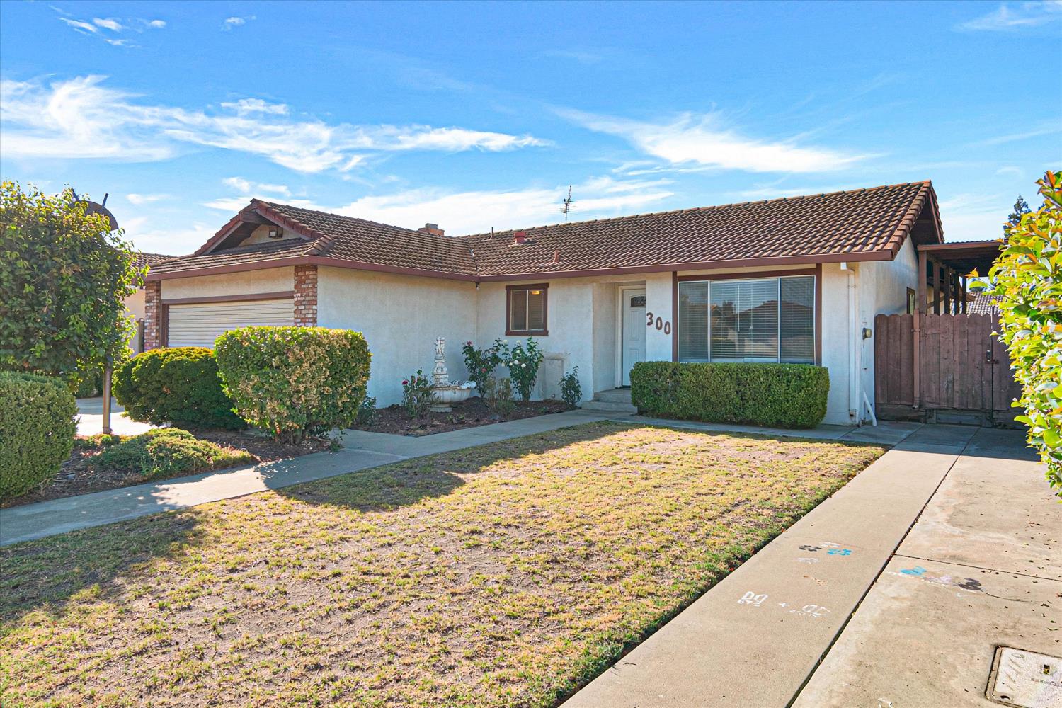 300 Brian Ln, Turlock, CA 95382