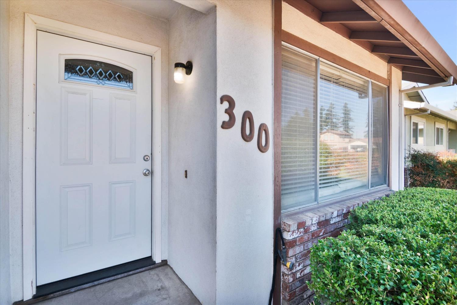 300 Brian Ln, Turlock, CA 95382