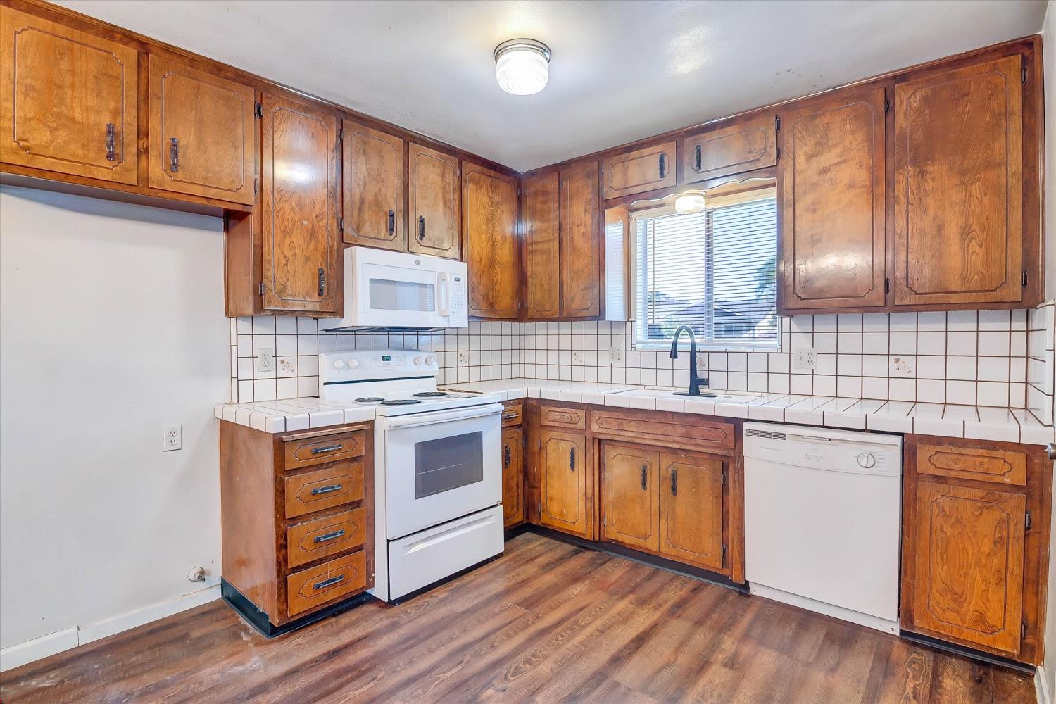 300 Brian Ln, Turlock, CA 95382