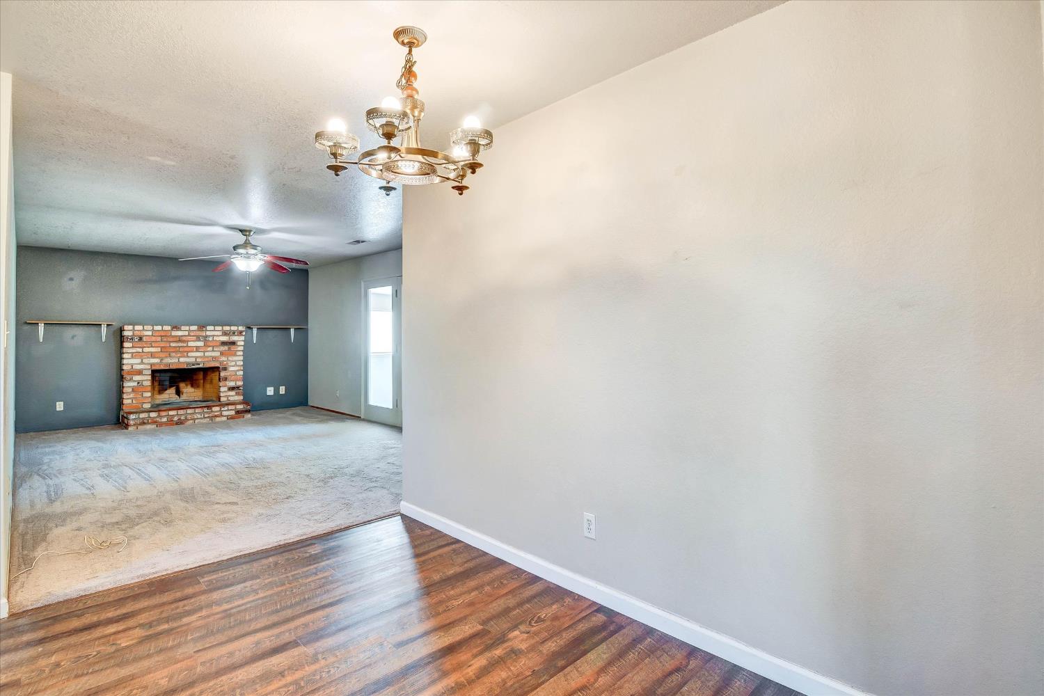 300 Brian Ln, Turlock, CA 95382