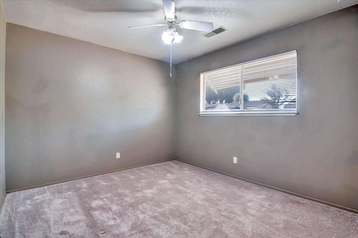 300 Brian Ln, Turlock, CA 95382