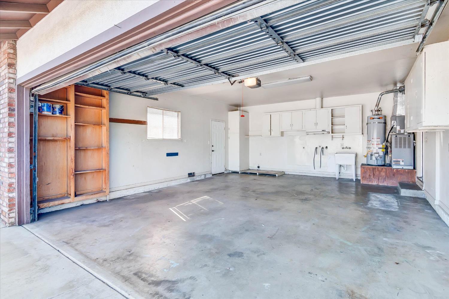 300 Brian Ln, Turlock, CA 95382