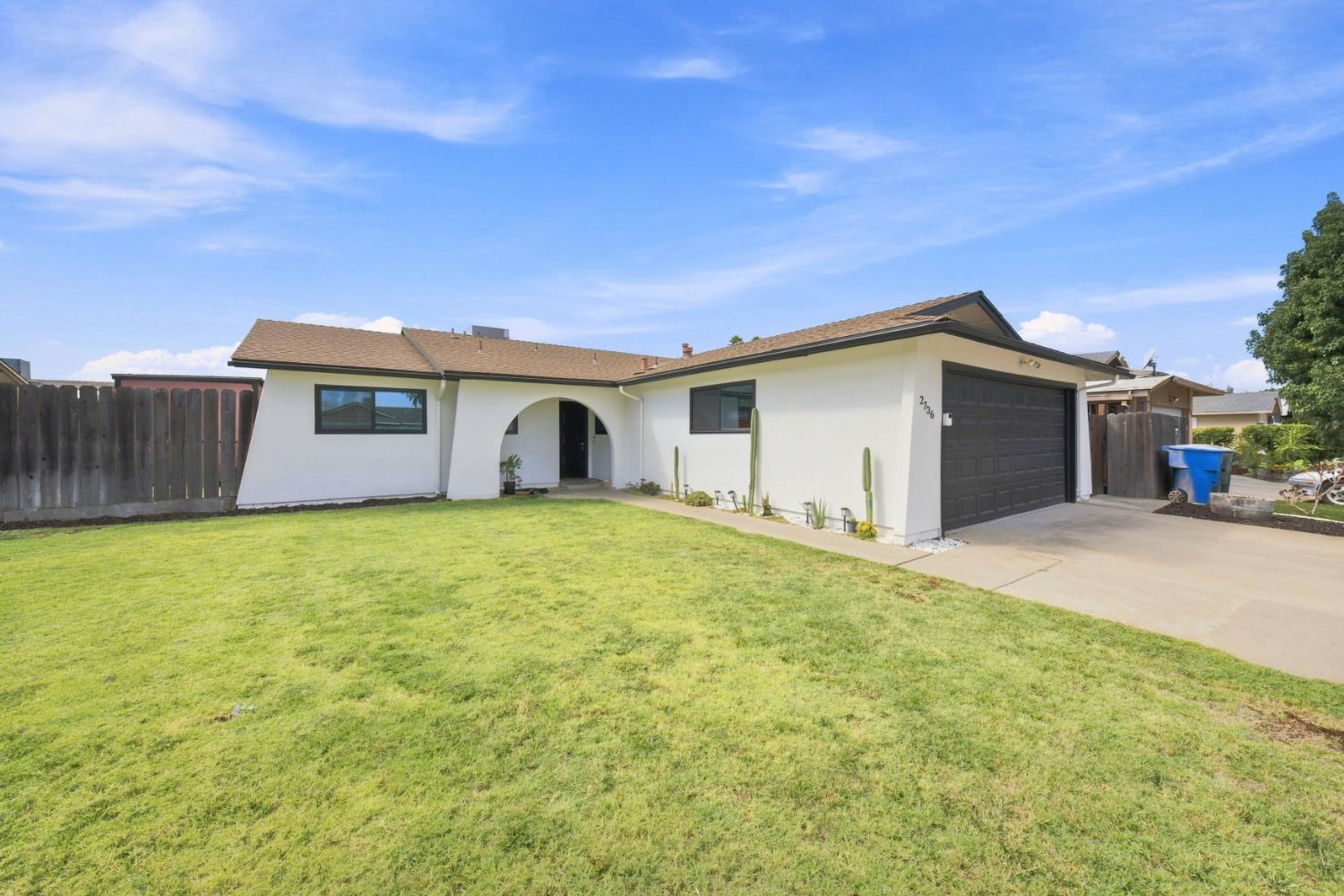 2736 Magnolia St, Ceres, CA 95307