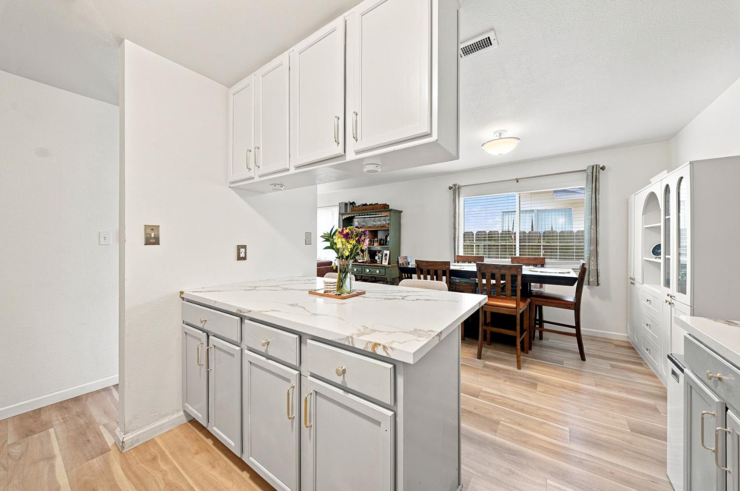 2736 Magnolia St, Ceres, CA 95307