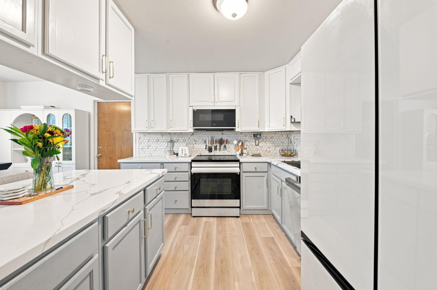 2736 Magnolia St, Ceres, CA 95307