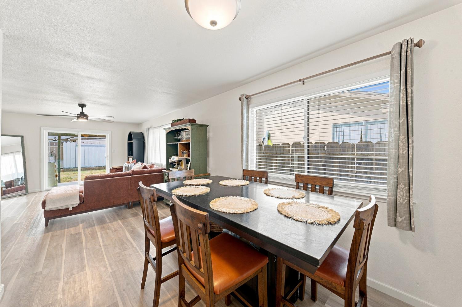 2736 Magnolia St, Ceres, CA 95307