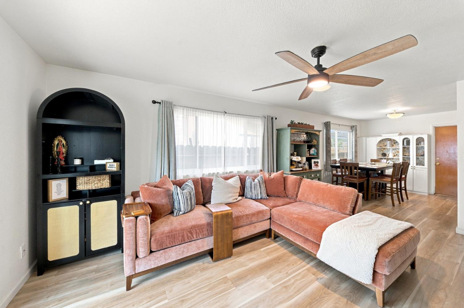 2736 Magnolia St, Ceres, CA 95307
