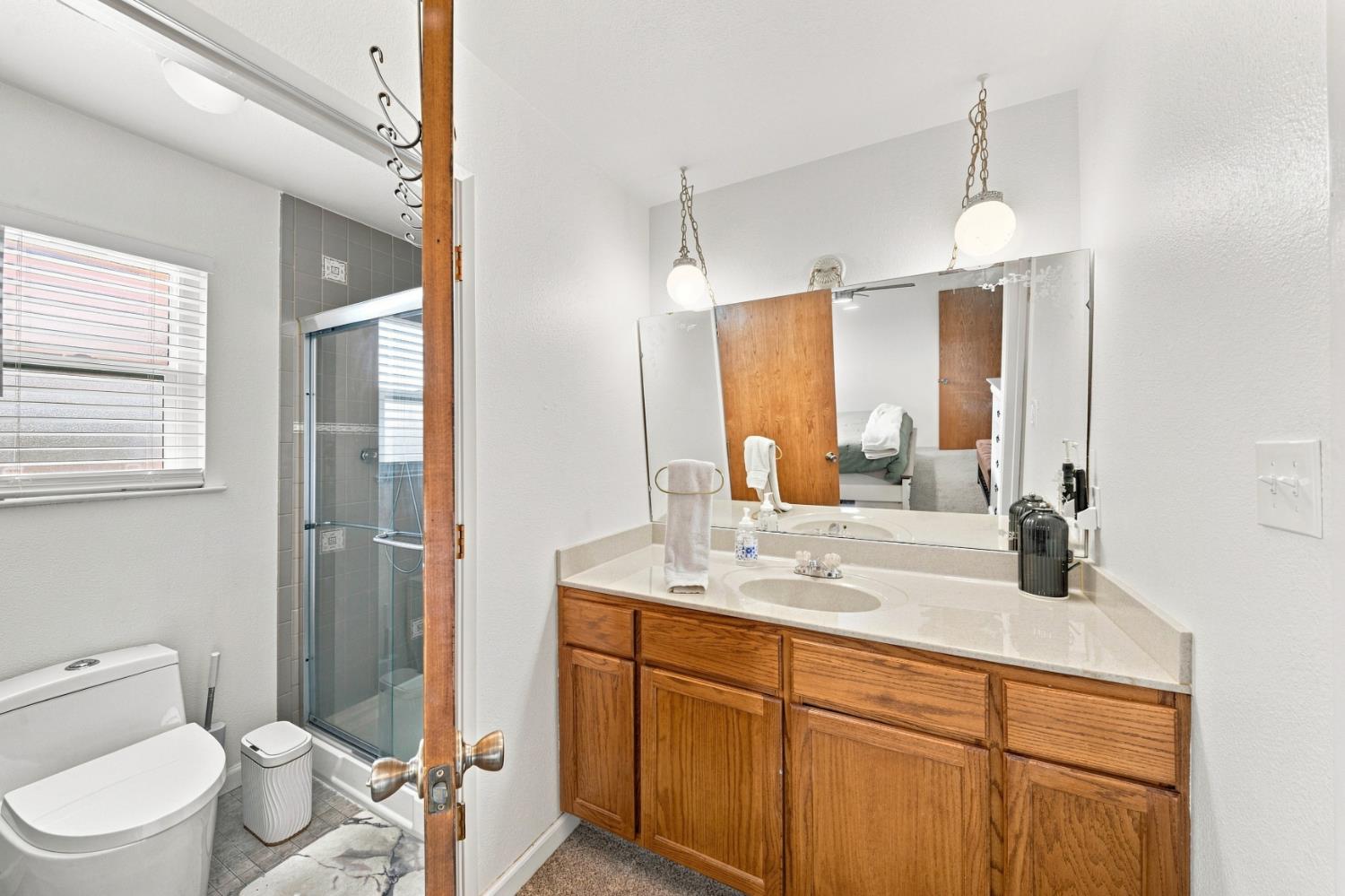 2736 Magnolia St, Ceres, CA 95307