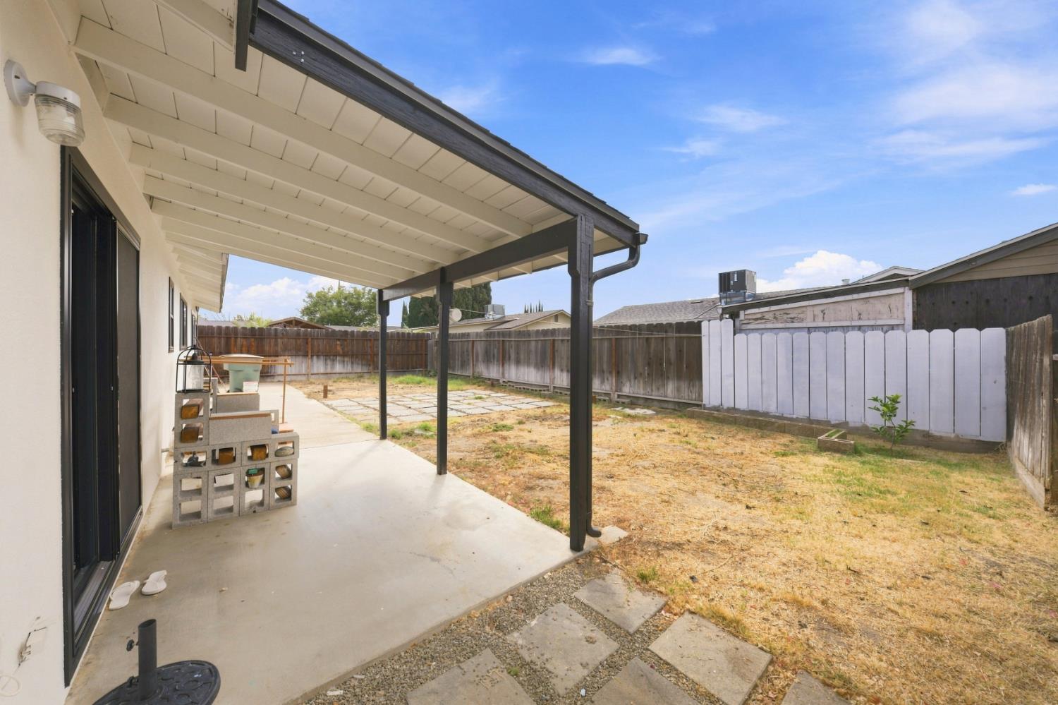 2736 Magnolia St, Ceres, CA 95307