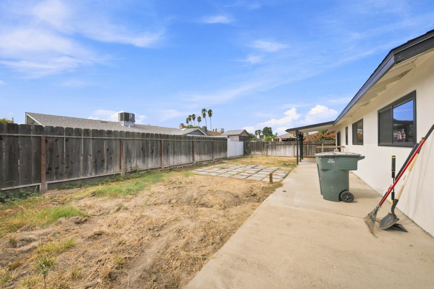 2736 Magnolia St, Ceres, CA 95307