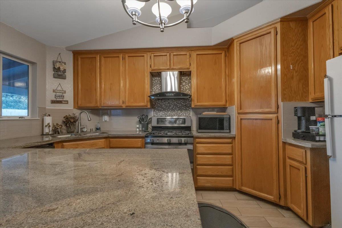 6362 Rock Creek Rd, Riverbank, CA 95367