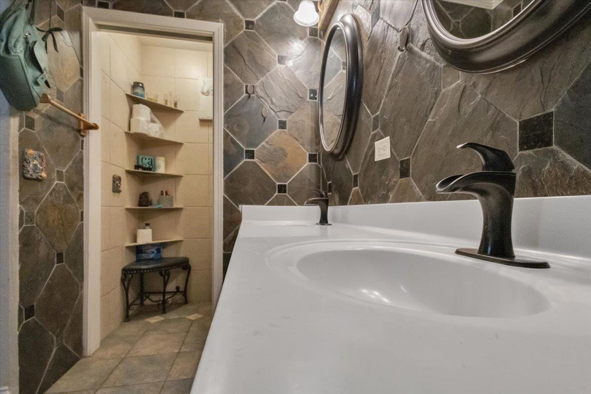 6362 Rock Creek Rd, Riverbank, CA 95367
