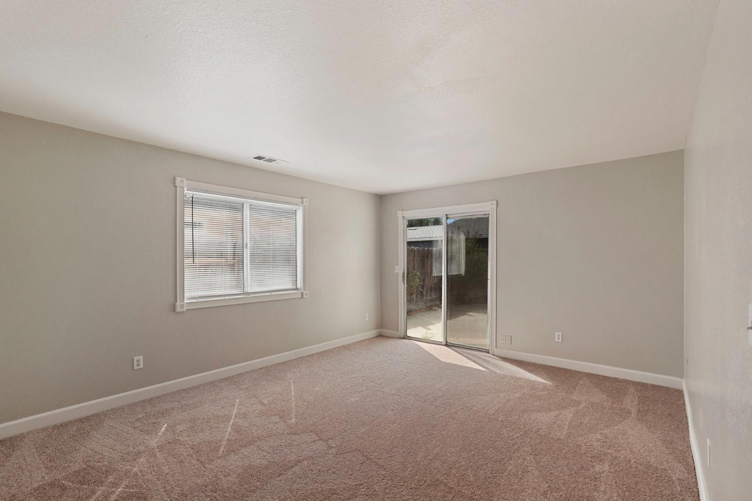 3954 Sweepstakes Dr, Riverbank, CA 95367