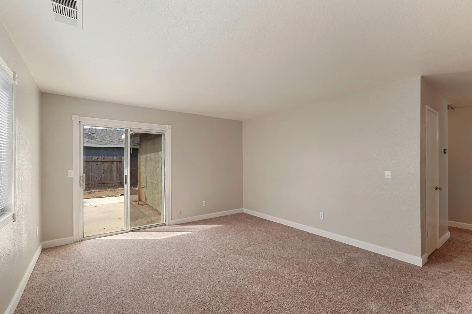 3954 Sweepstakes Dr, Riverbank, CA 95367