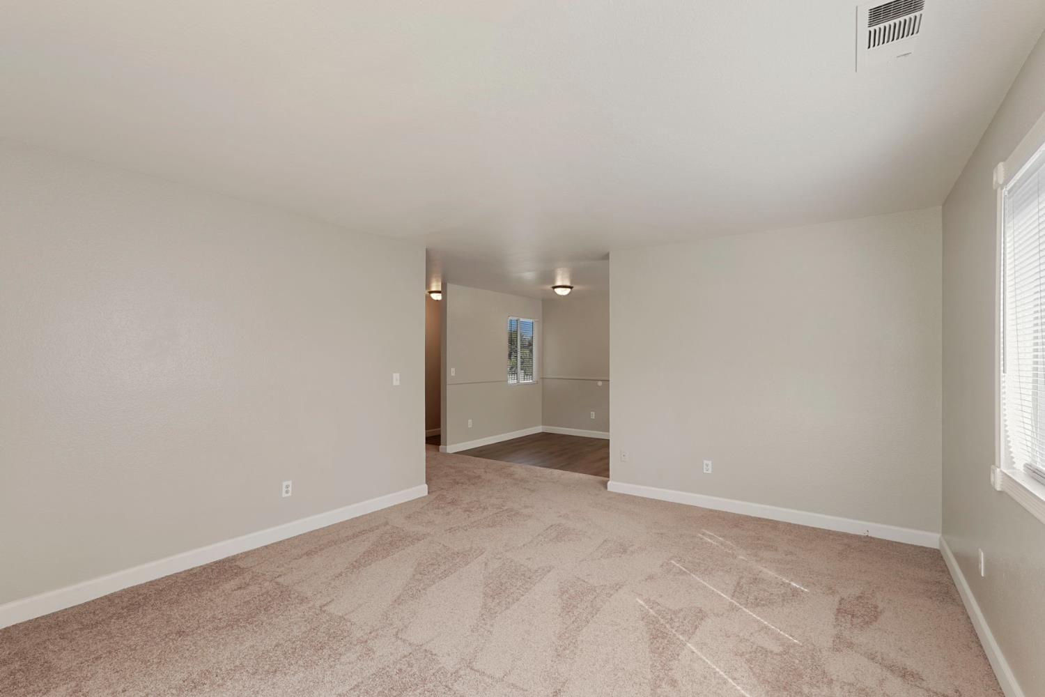3954 Sweepstakes Dr, Riverbank, CA 95367