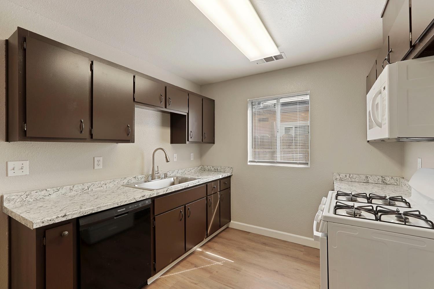 3954 Sweepstakes Dr, Riverbank, CA 95367