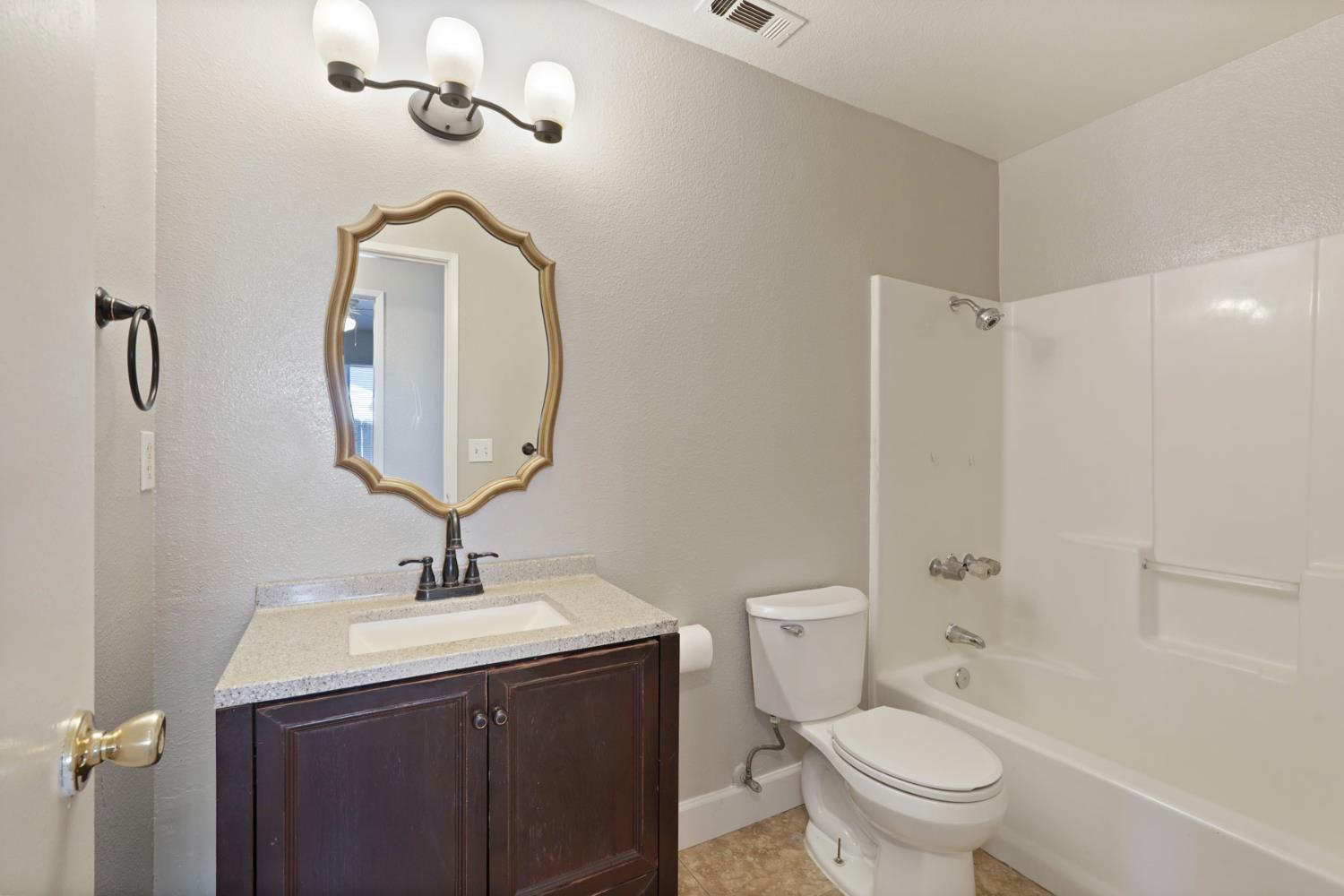 3954 Sweepstakes Dr, Riverbank, CA 95367